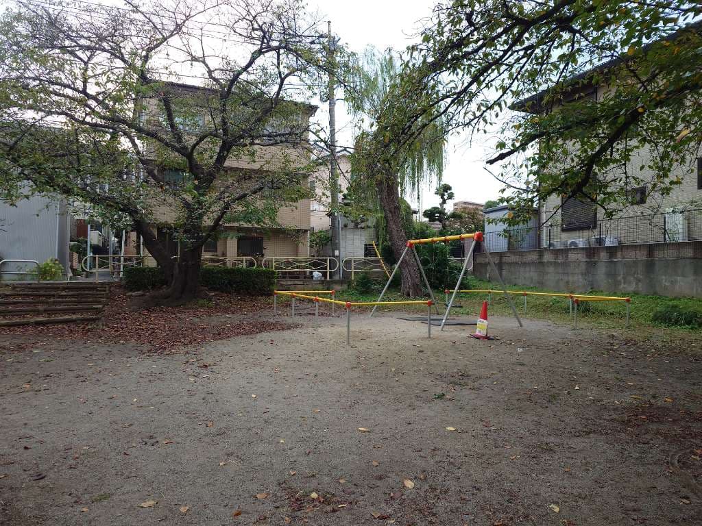 住宅街にある何気ない公園っていいよね - 1